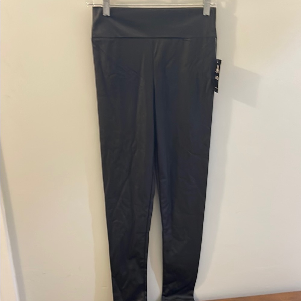 LA Winner Black Leggings